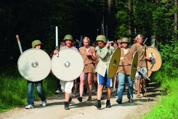 22. Noorte Kotkaste suurlaager 2010. Sõjaosavuse näitamine Muinaslaagris