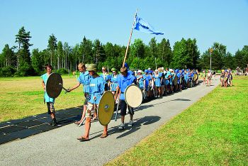 7. Vabariiklik suurlaager 2010. Lääne küla marsib lahinguväljale